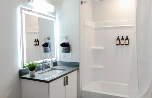 Convention Ctr Style-2BR Pool,Hot Tub,Gym,Theatre - Foto 28