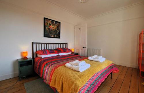 Bass View Cellardyke- contemporary coastal stay - Photo 9