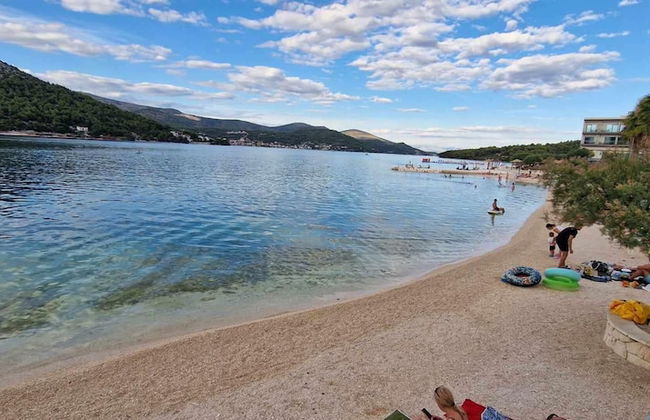 Sea-view Apartment - Sleeps 4, Parking & Balcony - Foto 35