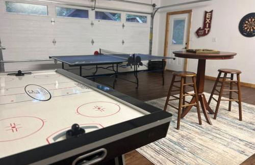 Nantahala Nook, cabin w/hot tub,game room, & wifi - Foto 35