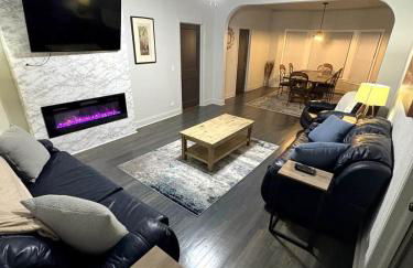 Cozy Main Floor Rental - Foto 1