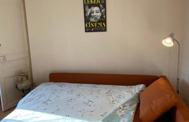 Great flat! 12 minute walk from train station and Palais - Foto 12