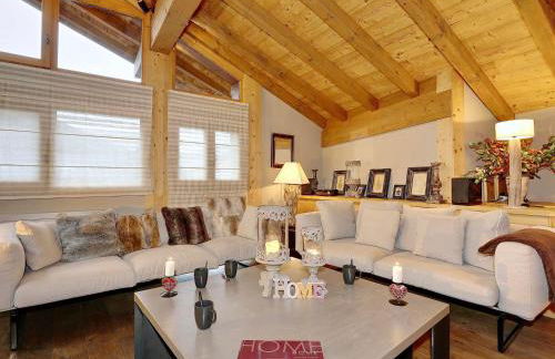 Chalet de 175m² à Courchevel Le Praz - Confort et Charme pour 10 Personnes - Sauna et Terrasse - FR-1-575-11 - Foto 12