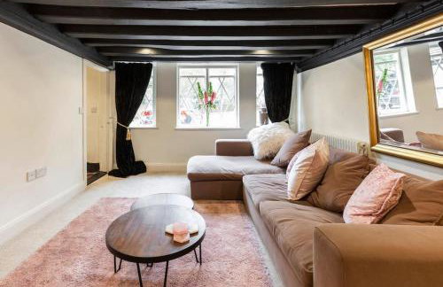 Dorney Windsor Legoland 5 Star Stay for upto 14 guests - Photo 43