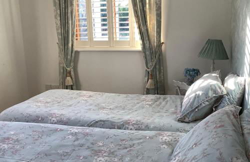 Brook Lodge Country Cottage - Photo 7