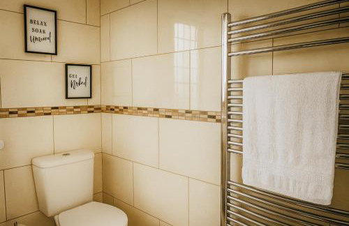 Ingfield by Alt-Stay Contractor Accommodation - 3 Bed Contractor Home With Parking, Wi-Fi & Full Kitchen - Ideal For Long stays - Foto 22