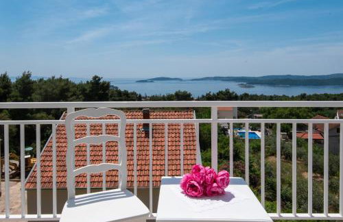 Top of the Hills Apartments LLR - Photo 14