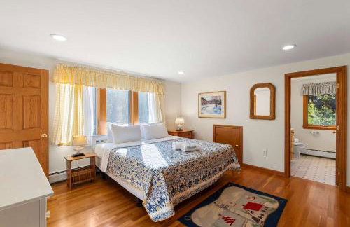 Spacious Home with Direct Pond Access! - Foto 24