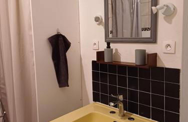 Logement tout équipé centre ville - Photo 10