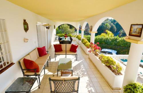 A lovely family villa with heated pool - Photo 27