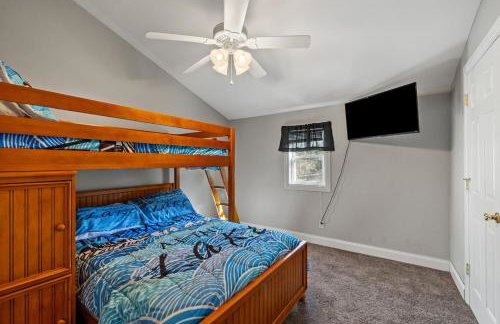 Little blue house on the lake - Photo 12