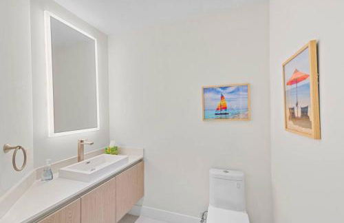 Ocean Front 2BR 2.5BA Lux Condo on Singer Island - Foto 36