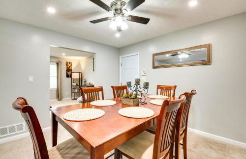 Family Home with Yard - 25 Mi to Downtown Atlanta! - Foto 7