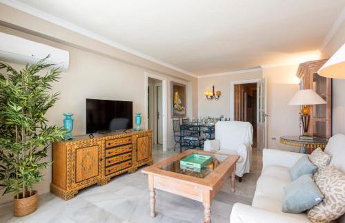 RgHost-Apartamento España en Paseo Marítimo - Foto 6