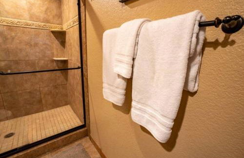 Bear Creek Lodge - Spa - Fire Table - 3min to Trails - Foto 15