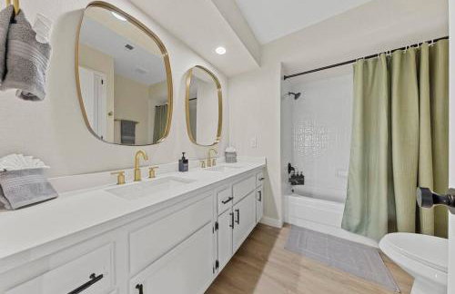 4Br Model Home w Pool and Pool table in Henderson - Foto 5