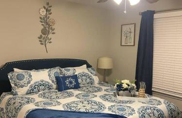 Large 3 bedroom Downtown Parking - Photo 5