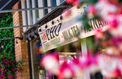 Stay Portland - Modern Portland Studio - Food Carts & Local Shops - Photo 18