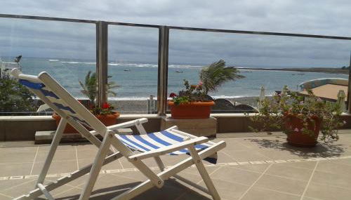 Apartamento con encanto en la playa frente al mar "Posada Rent House" - Foto 2, sunbed