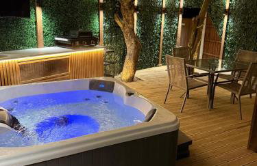 Rural Romantic Cabin-Hot Tub & Outdoor Kitchen - Foto 2