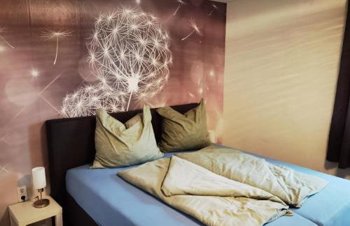 Modernes behagliches Haus mit Kamin, Terrasse und Garten - Foto 19