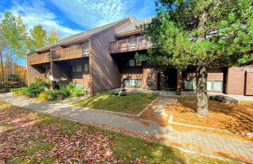 R8 Luxury Bretton Woods Ski-In Ski-out townhome next to beginner ski area w fast wifi and keyless entry - Foto 98