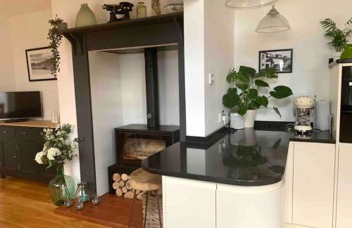 A unique and spacious river front property - Foto 30