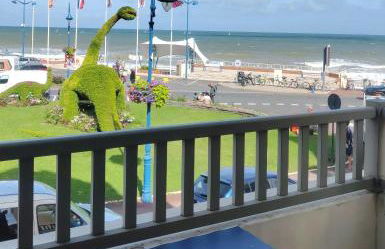 Plazza front de Mer - Photo 1