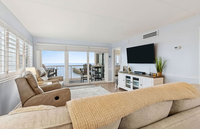 Beach Condo Miles-long Views Sand and Sea, Access to Private Fishing Pier by RedAwning - Foto 13