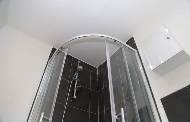 Room in House - Aa Guest Room3 Ensuite - Photo 6