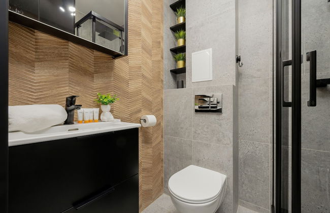 Black & Wooden Apartment by Renters - Foto 16