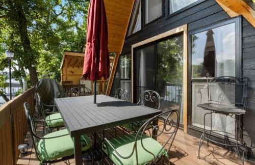 Pet Friendly A Frame w/ Private Dock & Great Lake Views - Foto 35