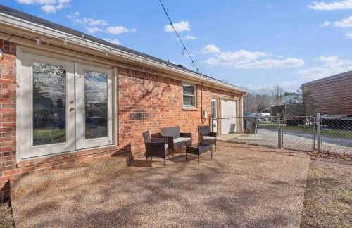 ~Spacious / Cozy / Sleeps 8+ Near MTSU and Siegel - Foto 26