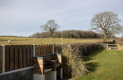 Family Country Cottage with Stunning Mountain View sleeps 12 - Foto 7