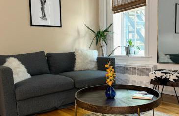 Beauty in the Heart of the Village - Foto 1