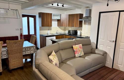 The Workshop - Photo 49