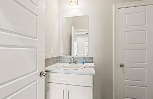 NEW-Upscale-EnSuites-King Bds-Fast WiFi-Quiet Area - Foto 28