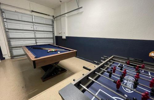 556 Gorgeous home with Pool and Spa Not Overlooked at Back 3 Bedrooms and 2 Full Bathrooms - Foto 8