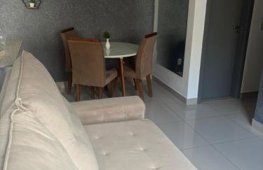 Cozy 2-Bedroom Apartment 2 km from the Airport - Photo 2