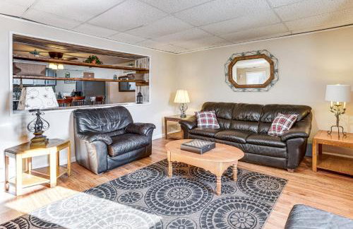 Downtown Beulah Pet-Friendly Apt Near Lake and Shops - Foto 1