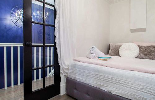THE LIBERTY HOUSE Of Old Town Designer Home - Photo 11
