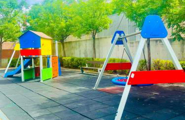 Chalet Familiar Jardín a 15 min centro y Warner - Foto 30