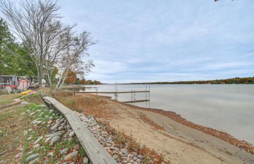 Lakefront Home with Deck and Dock in Oscoda Twp! - Foto 3