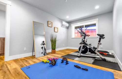 Modern Fortress w with 4 Decks AC in all rooms Gym - Foto 6