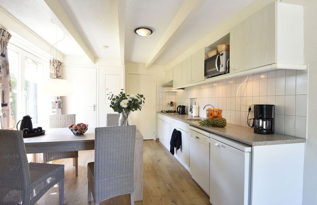 Cozy Holiday Home in Zonnemaire Near Lakebeach - Photo 16