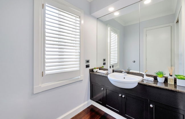 Magnificent Harbour View Villa in Orakei - Photo 26