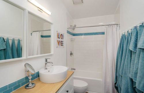 #StayinMyDistrict Modern Mid-Century Retreat - Foto 37