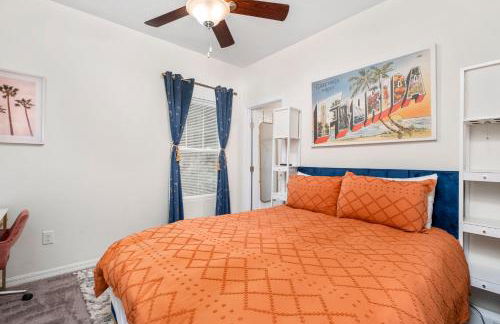 Beautiful Home, Walk to UF, Newly built - Foto 13