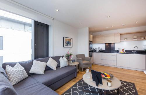 Portobello Apt with Floor-to-Ceiling Views - Foto 9