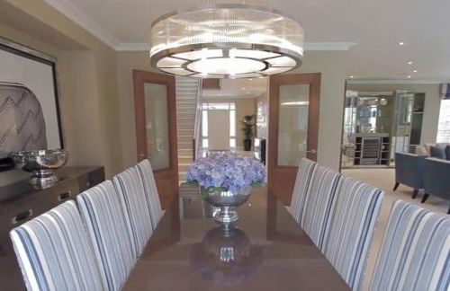 Luxurious House with private garden & Tree house - Foto 4